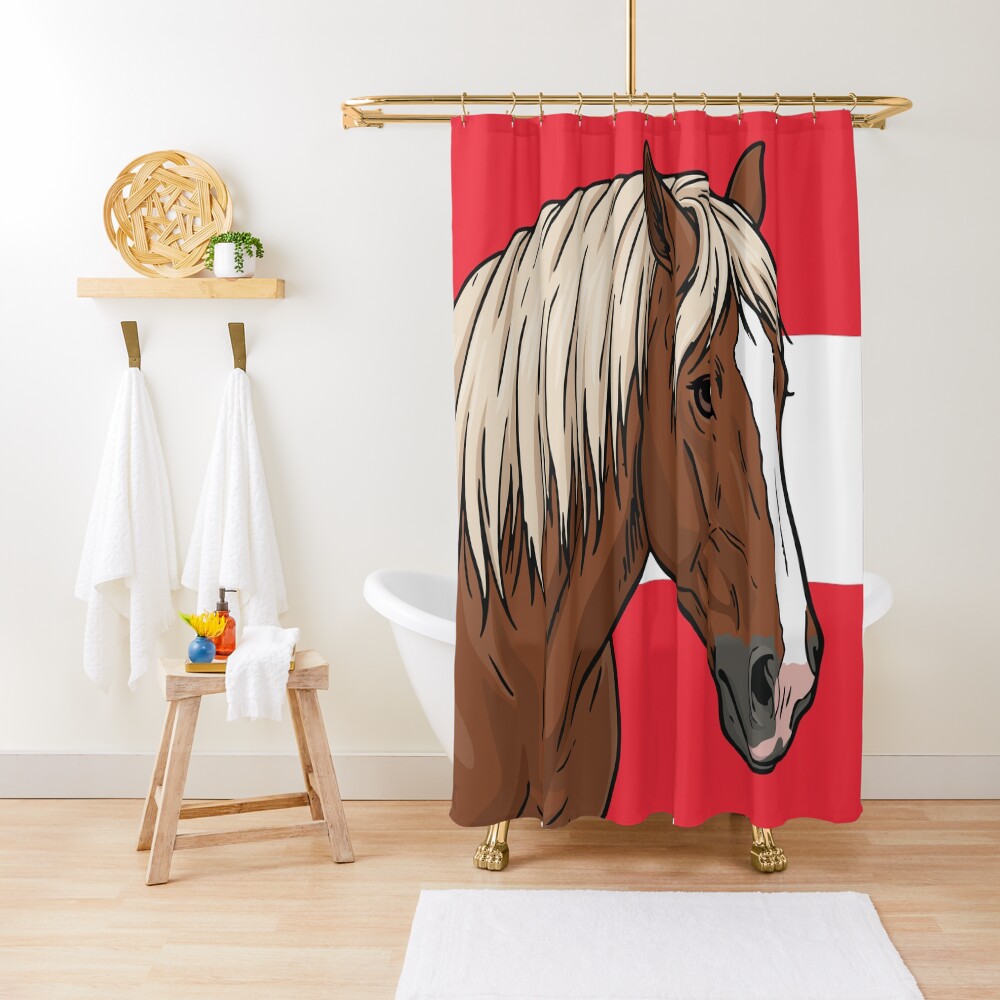 La t�te du Cheval Abtenauer devant le drapeau de l'Autriche