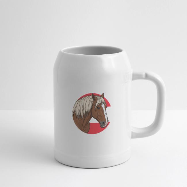 La t�te du Cheval Abtenauer devant le drapeau de l'Autriche