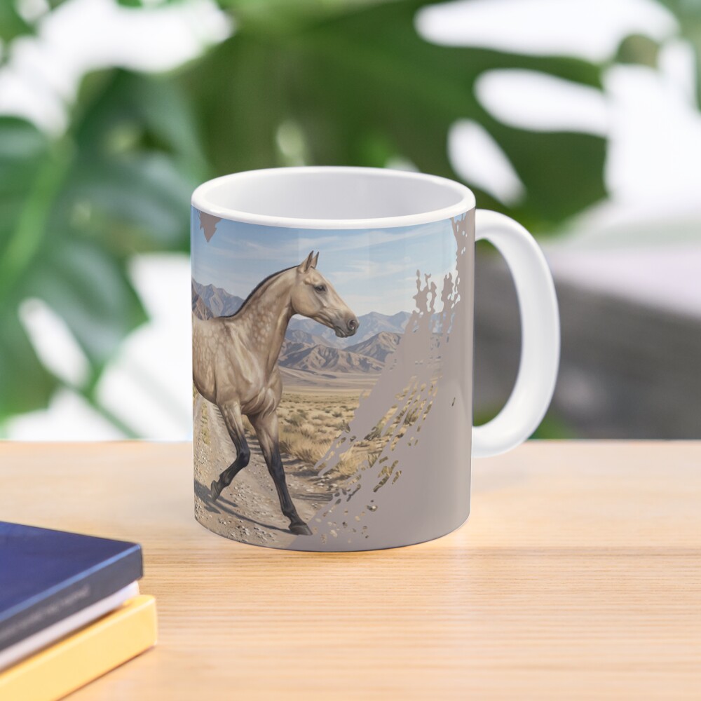 Le Cheval Akhal T�k� avec une robe dor�e, un paysage et un coeur