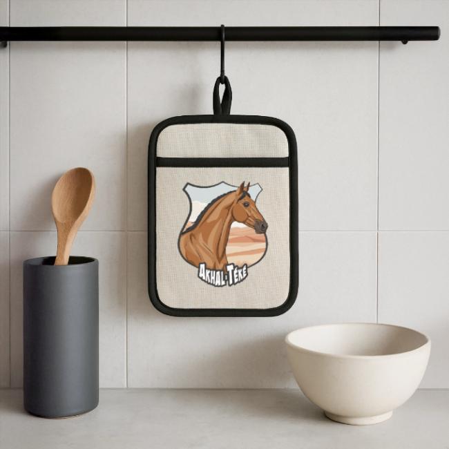 La t�te du Cheval Akhal T�k�, un blason et un paysage