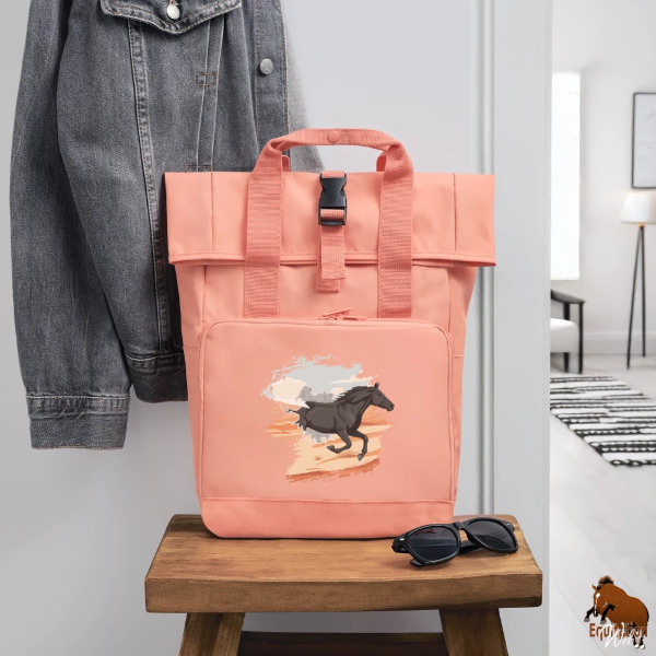 Le Cheval Abaga sur un sac � dos