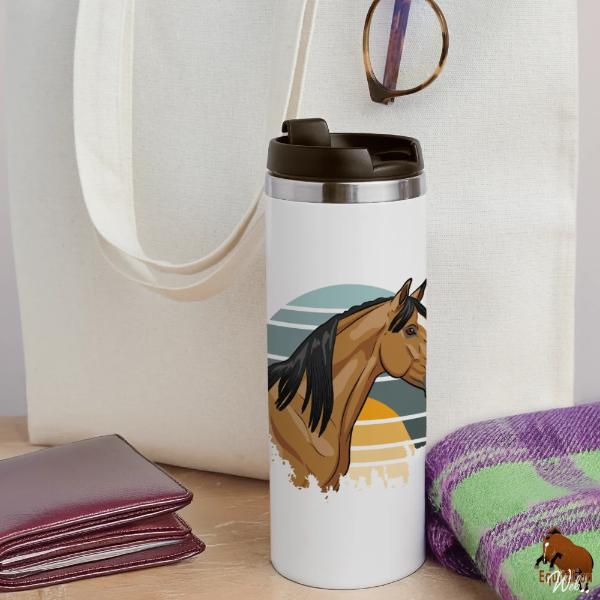 Le Cheval Abstang sur un mug isotherme