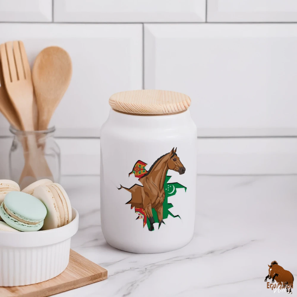 Le Cheval Akhal T�k� sur une bo�te � biscuit