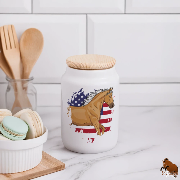 Le Cheval Demi Selle Am�ricain sur une bo�te � biscuit