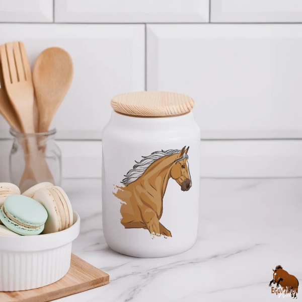 Le Cheval Demi Selle Am�ricain sur une bo�te � biscuit