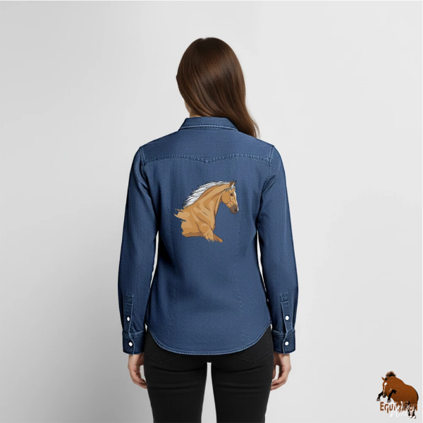 Le Cheval Demi Selle Am�ricain sur une chemise