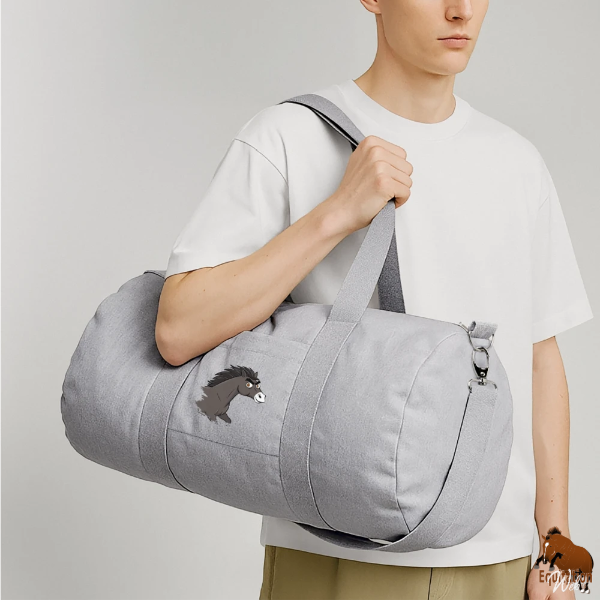 Le Cheval Abaga sur un sac de sport