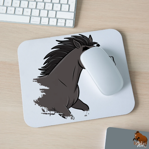 Le Cheval Abaga sur un tapis de souris