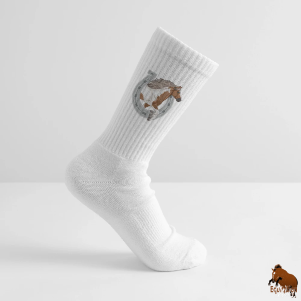 Le Cheval Irish Cob sur une paire de chaussettes