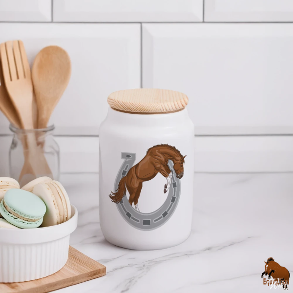 Le Cheval qui bondit sur une bo�te � biscuit