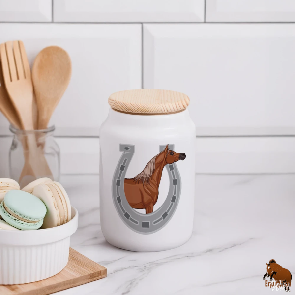 Le Cheval Arabe sur une bo�te � biscuit