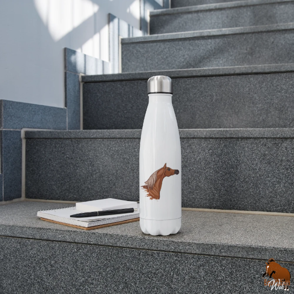 Le Cheval Arabe sur une bouteille isotherme