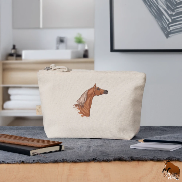 Le Cheval Arabe sur une trousse