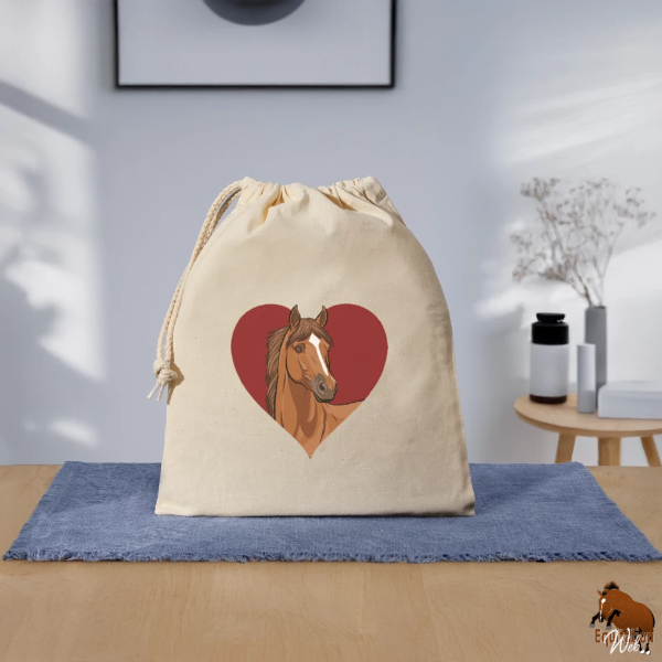 Le Cheval Dobrogeana sur un sac cadeau