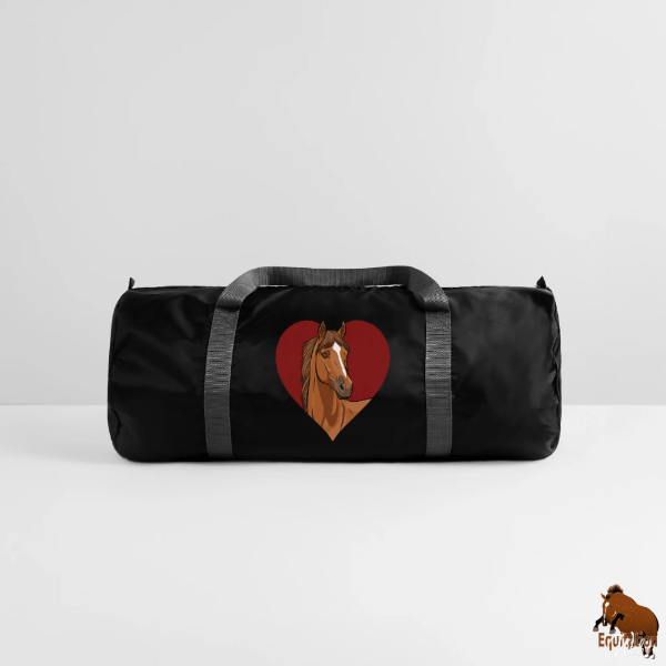 Le Cheval Dobrogeana sur un sac de sport