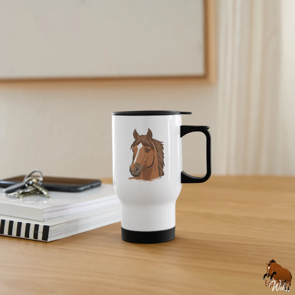 Le Cheval Dobrogeana sur une tasse isotherme