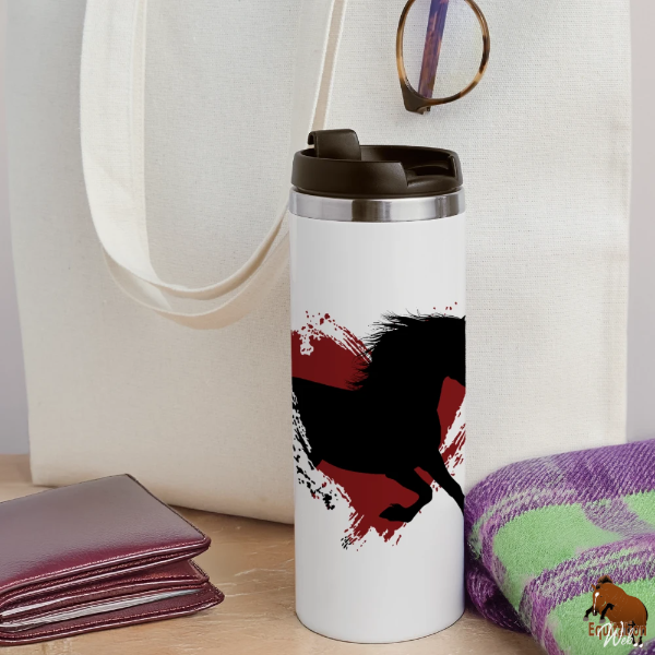 Le Cheval Frison sur un mug isotherme