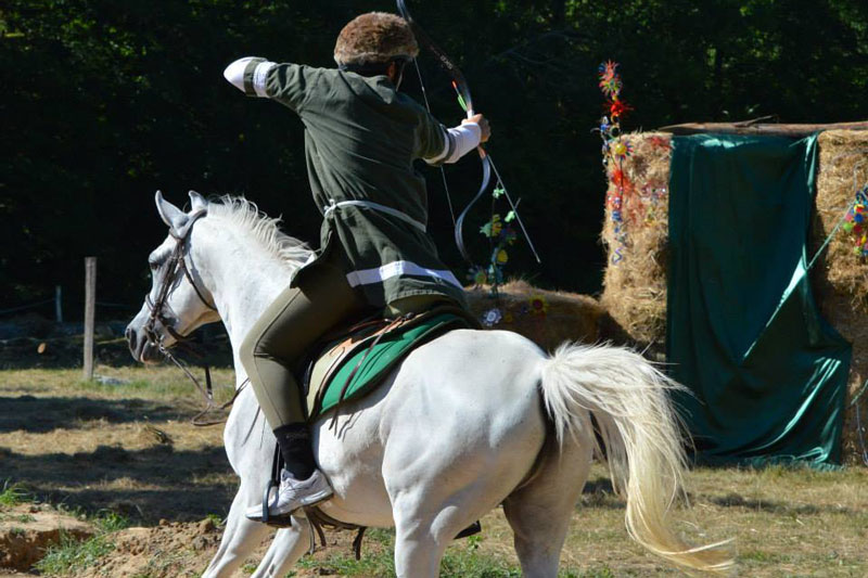 Le Tir � l'arc � cheval, entre tradition martiale et discipline sportive contemporaine